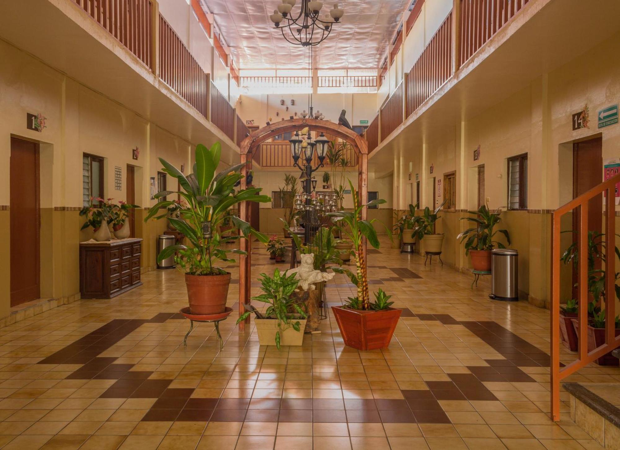 Hotel Cervantino Тапачула Экстерьер фото