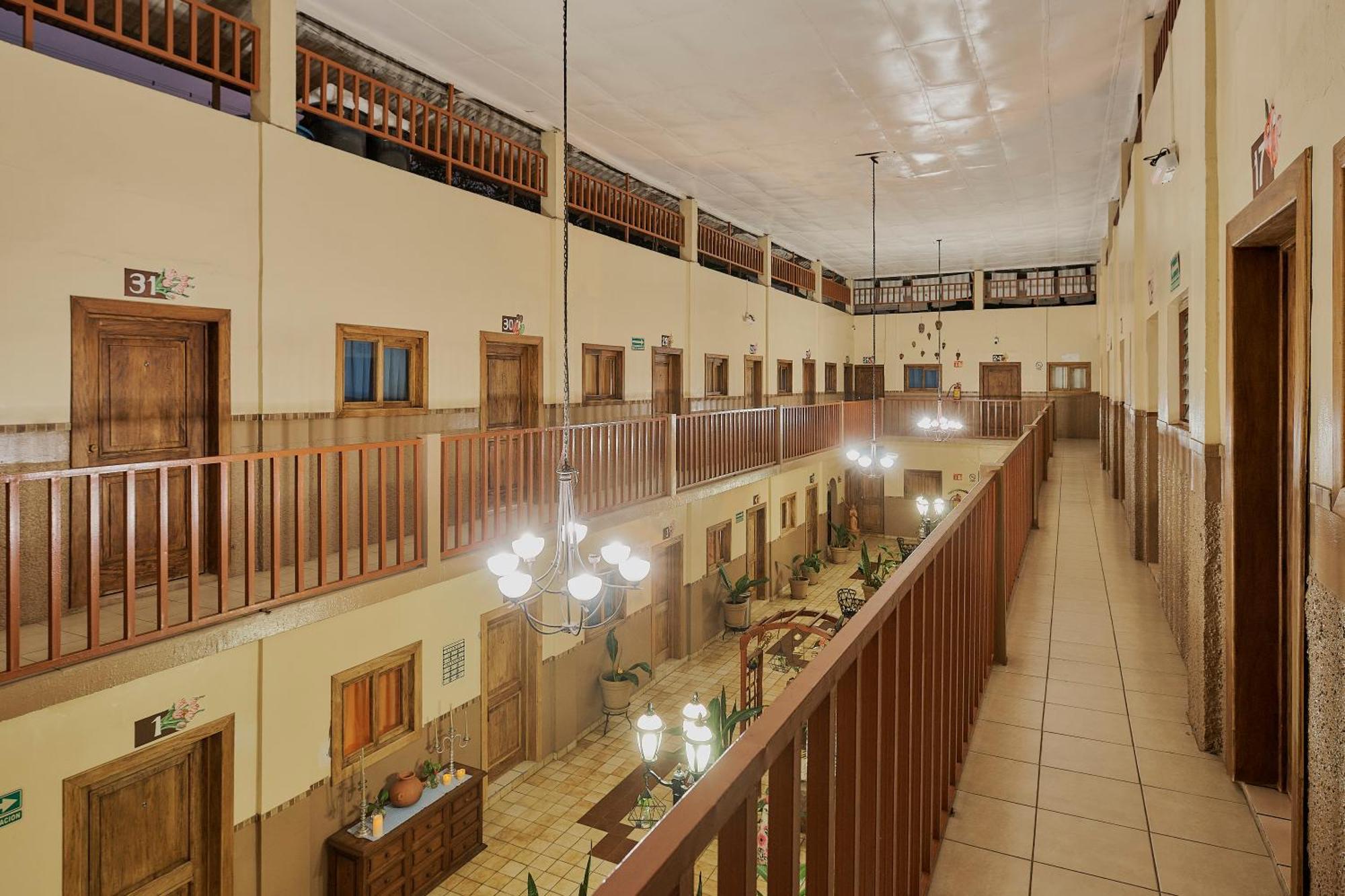 Hotel Cervantino Тапачула Экстерьер фото