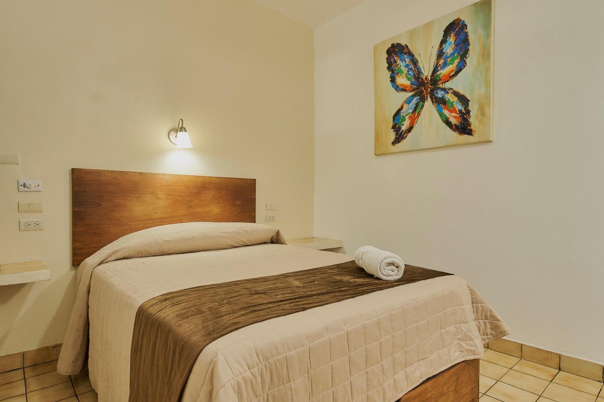 Hotel Cervantino Тапачула Экстерьер фото